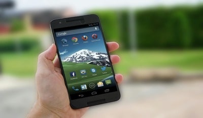 An Android is used to activate a phone's location remotely.