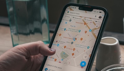 Utiliser une application de localisation pour trouver un portable perdu ou un ami est très utile.